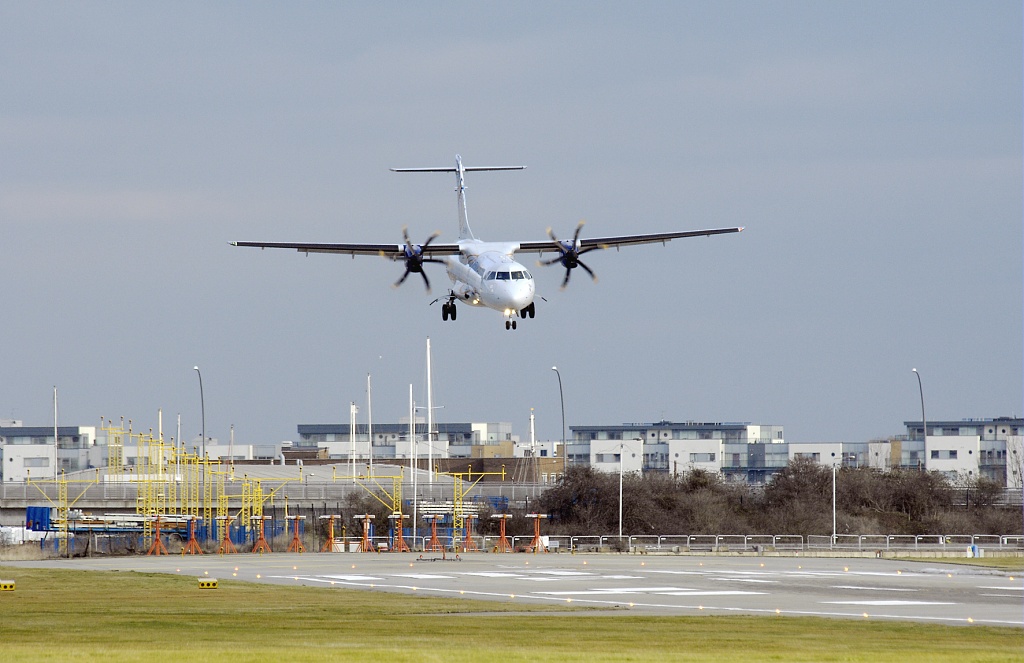 Landing turboprop ATR aircraft