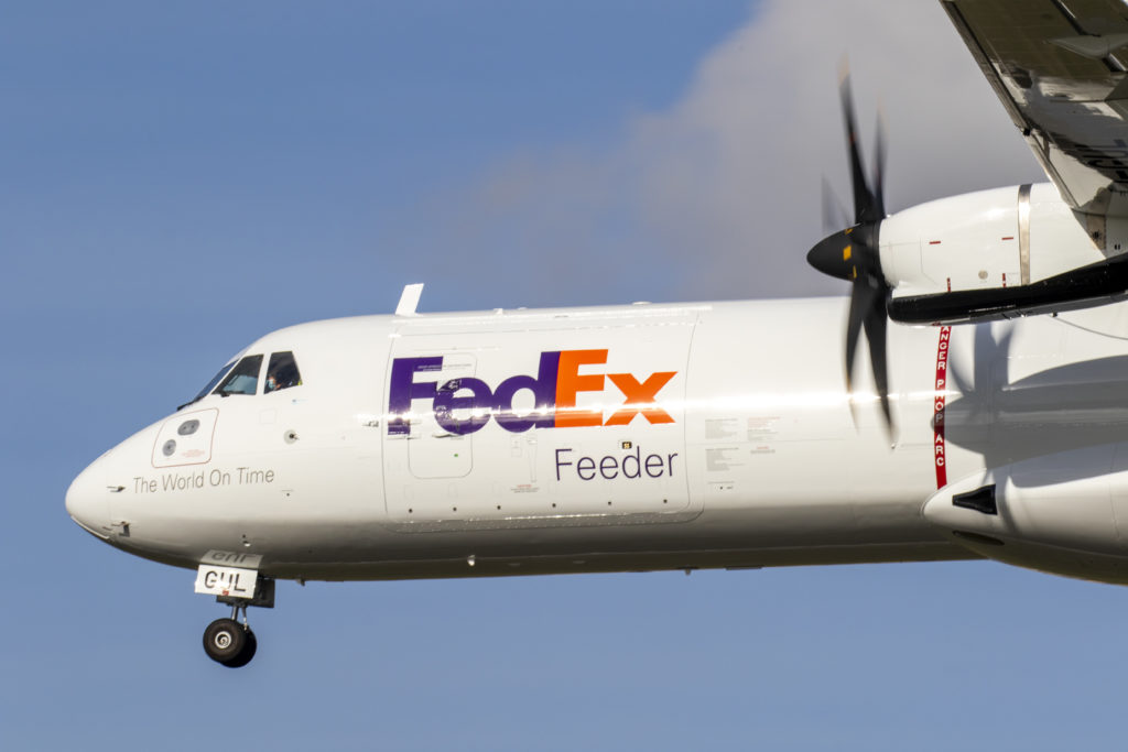FedEX-ATR-72-600F-landing